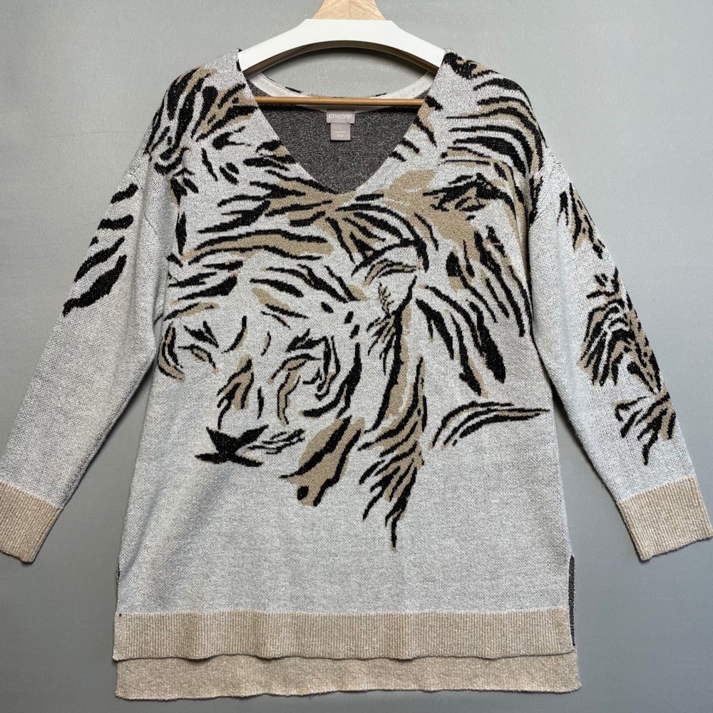 Chicos Animal Print V Neck Tunic Sweater Womens Size 1 M Light Gray Tiger Stripe